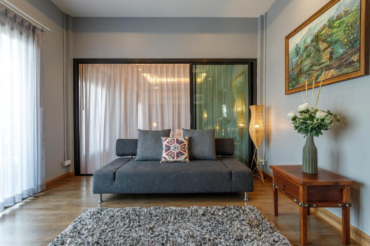 Hostel One Art And Gallery Чиангмай Экстерьер фото