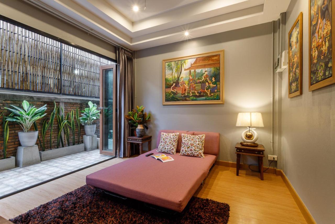 Hostel One Art And Gallery Чиангмай Экстерьер фото
