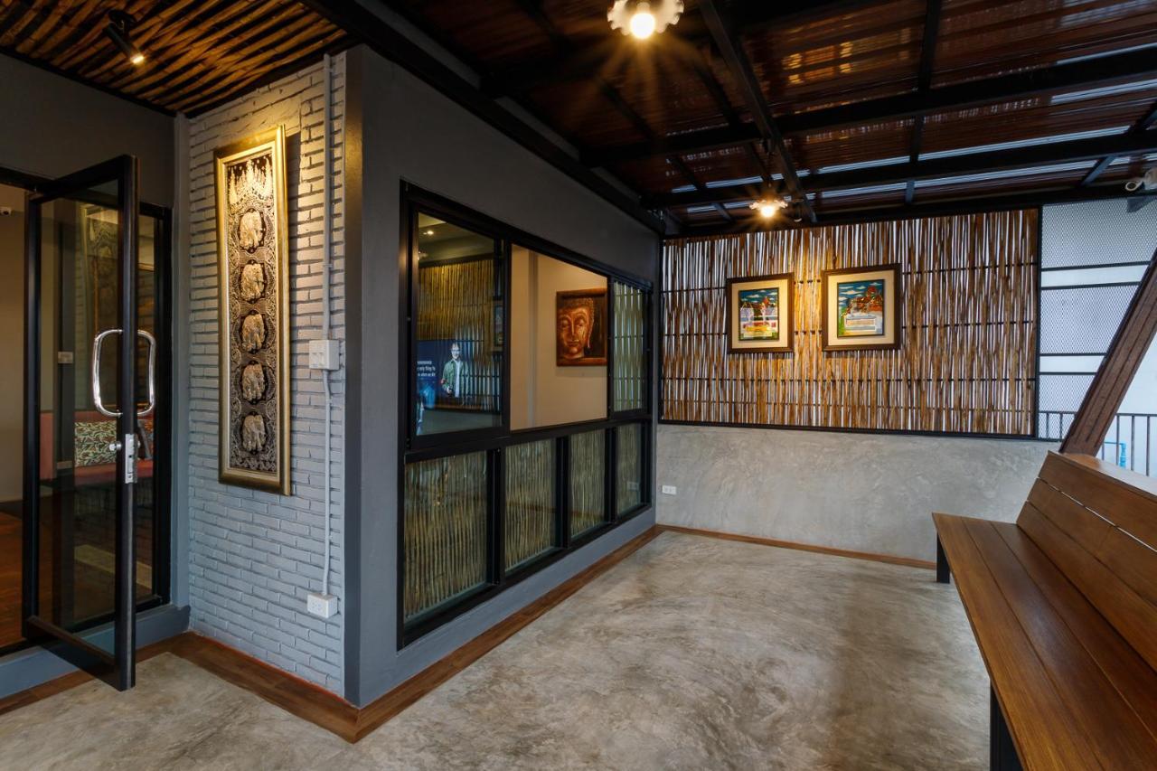 Hostel One Art And Gallery Чиангмай Экстерьер фото