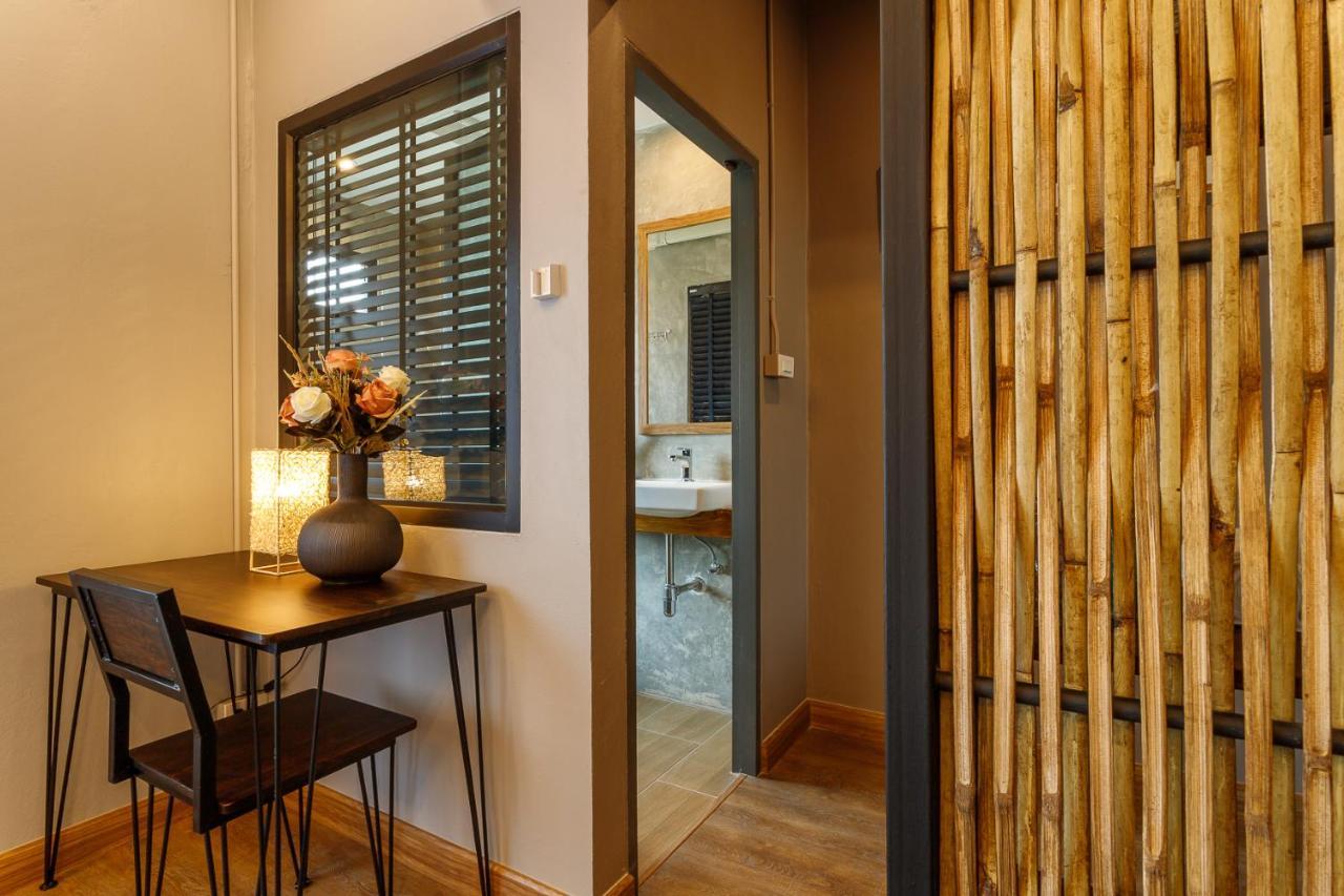 Hostel One Art And Gallery Чиангмай Экстерьер фото