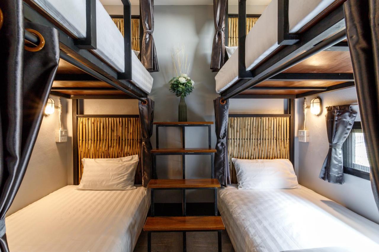 Hostel One Art And Gallery Чиангмай Экстерьер фото