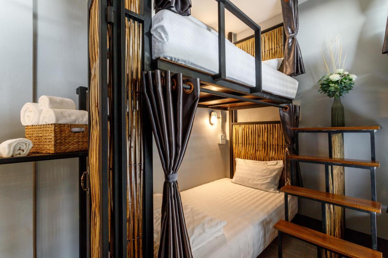 Hostel One Art And Gallery Чиангмай Экстерьер фото