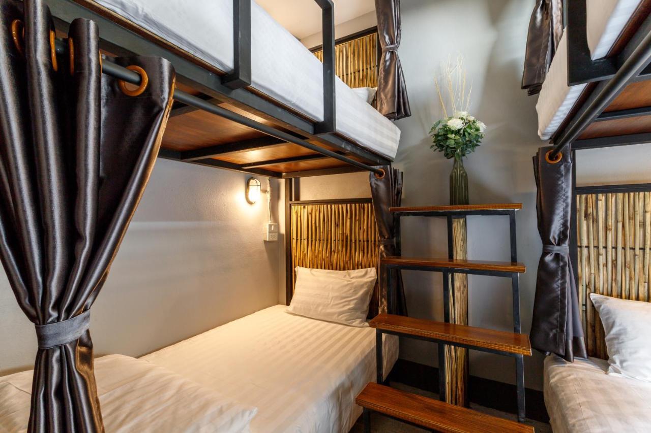 Hostel One Art And Gallery Чиангмай Экстерьер фото