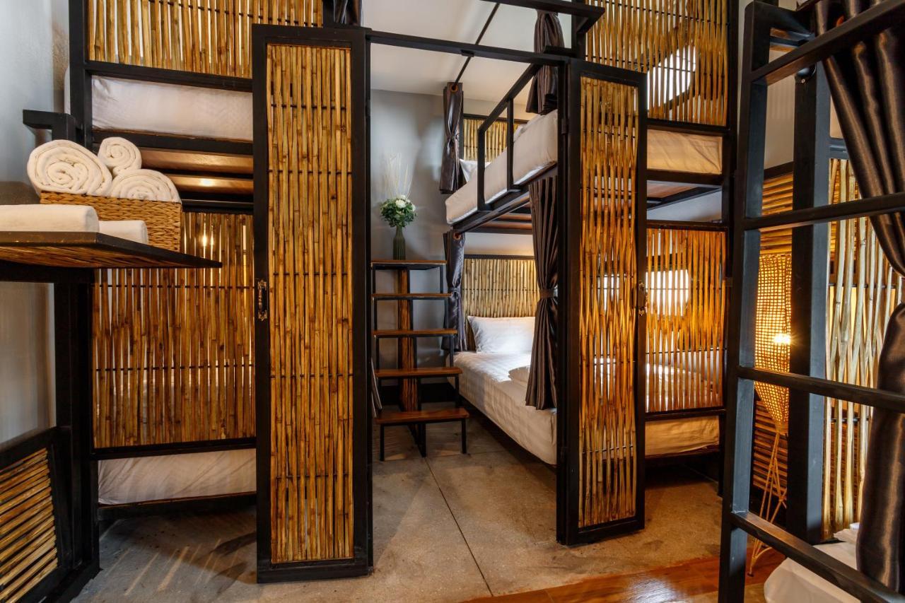 Hostel One Art And Gallery Чиангмай Экстерьер фото